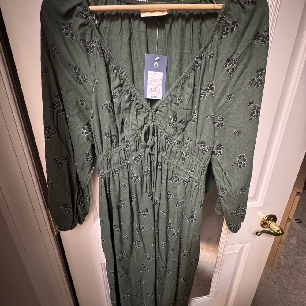 Universal Thread Green Long Sleeve V-Neck Sundress